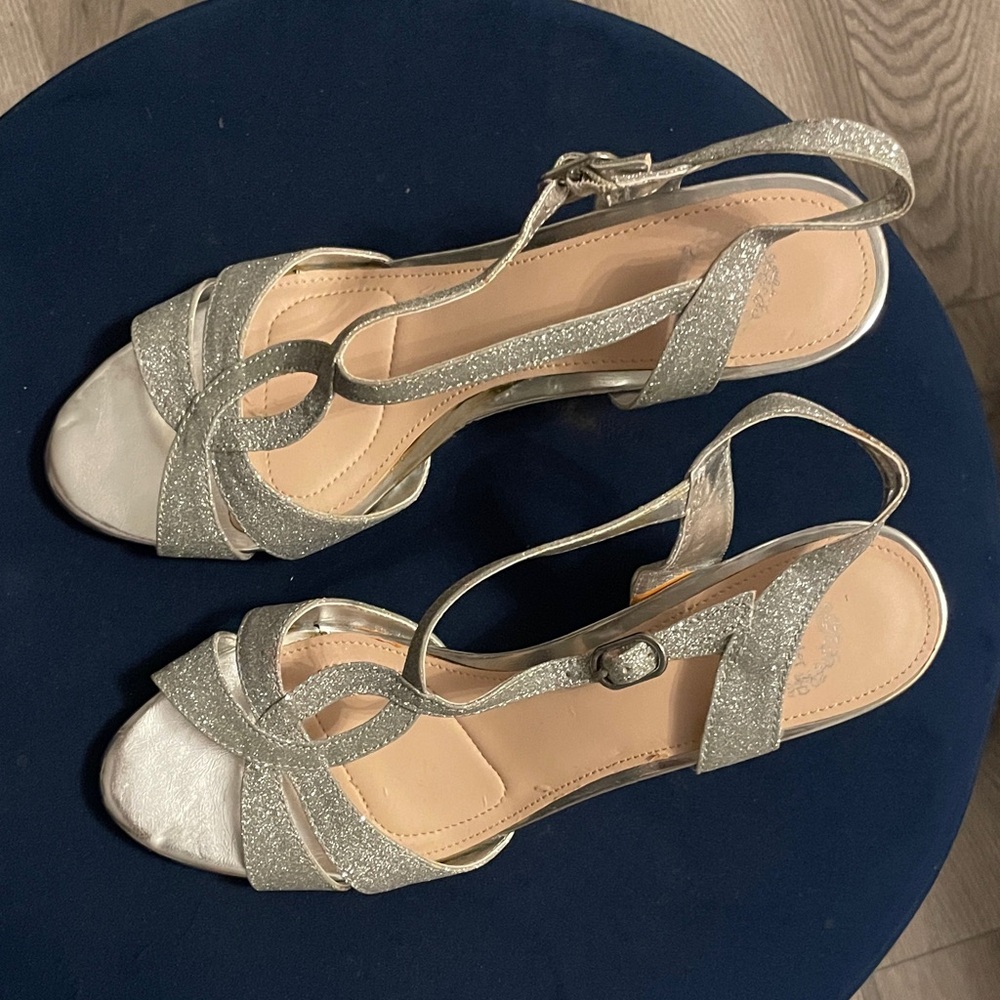 Women's Silver Glitter Slingback Wedged Heel Sandals - Size 8